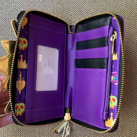 Loungefly Disney Snow White Evil Queen Sequin Cosplay Zip Around Wallet - Picture 10 of 16